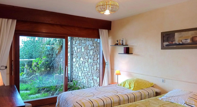 Lush Holiday Home in Bormes les Mimosas with Swimming Pool
