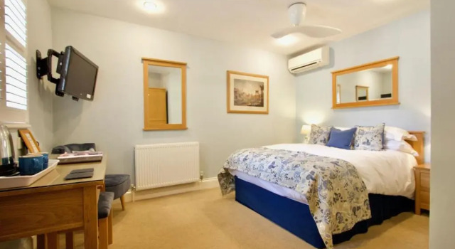 Номер Classic Chestnuts House Boutique B&B