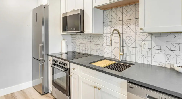 Steps to Sand: Studio Stay in Daytona Beach!, Забронировать Апартаменты/квартира Апартаменты Дейтона-Бич, рядом с Базилика Святого Димитрия, Апартаменты/квартира