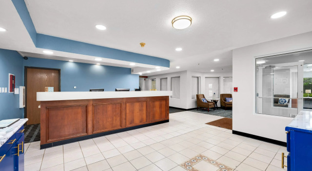LakeWood Inn & Suites, Buchen Sie Hotel Dowagiac Michigan
