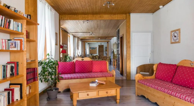 Village Vacances Le Salvagny, Prenota Hotel Hotel a Alvernia con parcheggio, Parcheggio