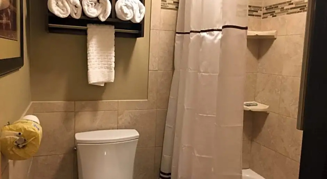 Четырёхместный полулюкс Best Western Derby Inn