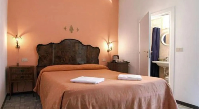 Трёхместный номер Standard Hotel Dali
