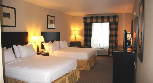Четырёхместный номер Standard Holiday Inn Express Hotel & Suites Syracuse North - Cicero by IHG