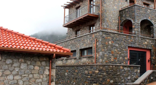 Nefeles Mainalon Luxury Residences & Lounge