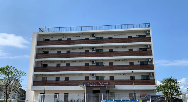 Yukurina Resort Okinawa Urizun, Book Ferieresort Motobu , nær Emerald Beach