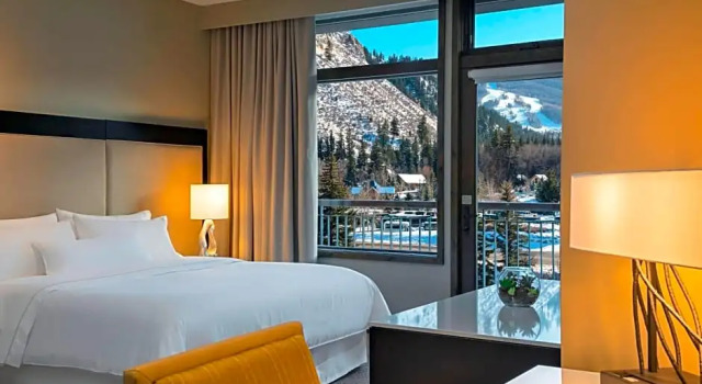 Люкс с 2 комнатами The Westin Riverfront Resort & Spa, Avon, Vail Valley
