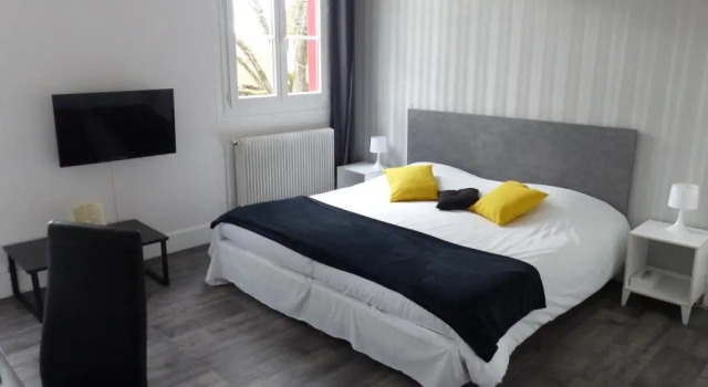 Номер Standard Logis Hotels - Au Colombier du Touron
