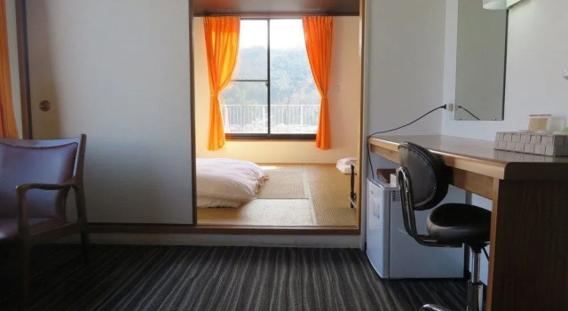 Tsuyama Grand Hotel, Rezervovat Hotel Hotely v Tsuyama s parkováním, Parkování