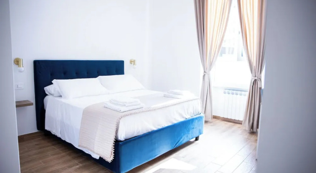 Dimora Diaz B&B, Buchen Sie Bed & Breakfast Neapel Kampanien, in der Nähe von Centro Direzionale