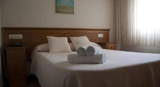 Hostal Maribel, Забронировать Отель Альмерия Коста-де-Альмерия, рядом с Андалузский центр фотографии