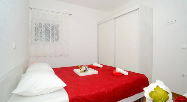 Апартаменты с балконом и с видом на море Apartments Julijana