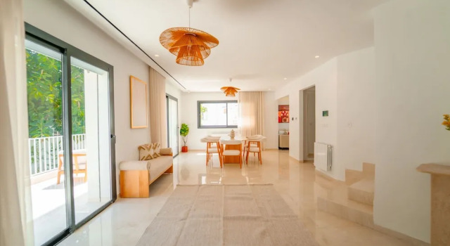 Villa Malaga Luxury for 10 in Central Marsa