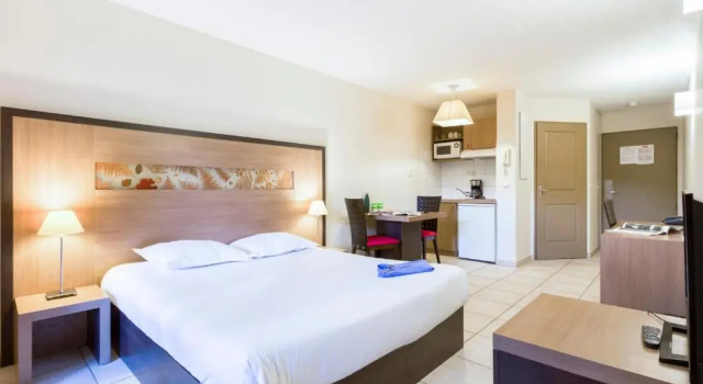 Студия с балконом Appart'Hotel Garden & City Rousset