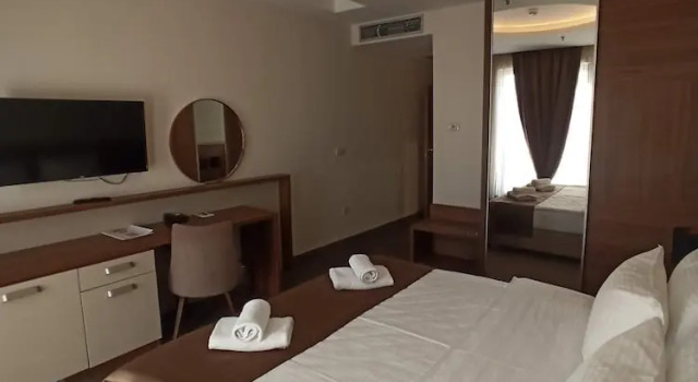 Двухместный номер Deluxe с балконом Hotel Lazaro