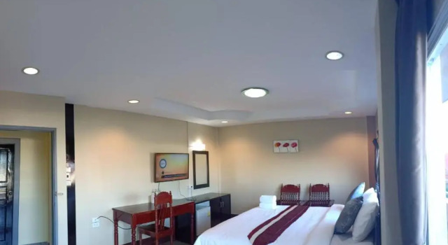 Студия Submukda Phoomplace Hotel