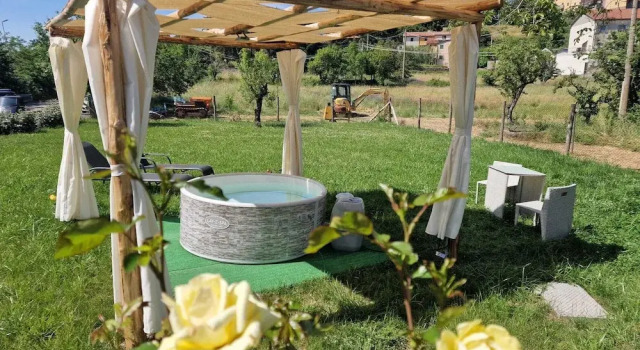 Номер Deluxe Цокольный этаж Agriturismo Castello delle Fornaci - Private Summer Jacuzzi