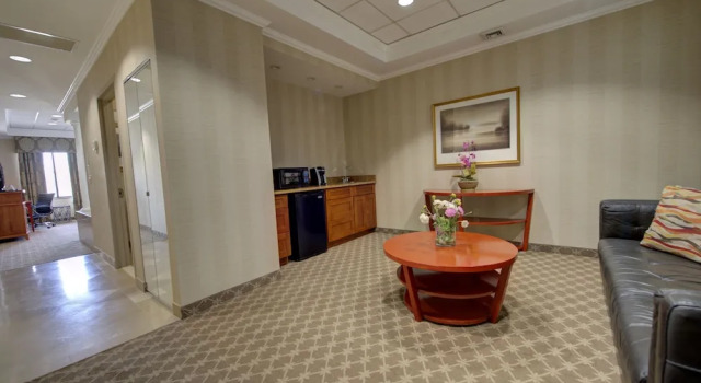 Люкс c 1 комнатой Holiday Inn Plainview-Long Island by IHG