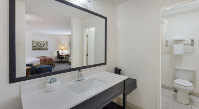 Четырёхместный номер Standard Best Western Kokopelli Lodge