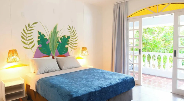 Люкс Standard с балконом и с видом на внутренний двор Sea Wolf Hostel - Lagoa da Conceição