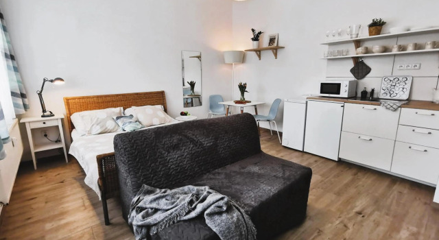 Apt 100 Prague