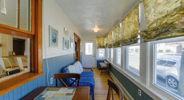 Wildwood Apartment - Porch & Enclosed Sunroom!