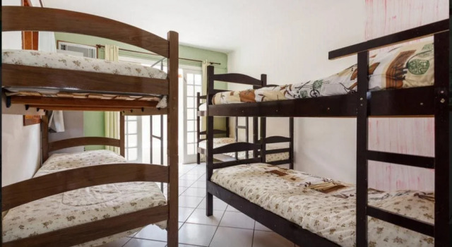 Manacá Home Hostel, Book Hostel / Vandrerhjem Florianopolis Parana, nær Galheta Beach