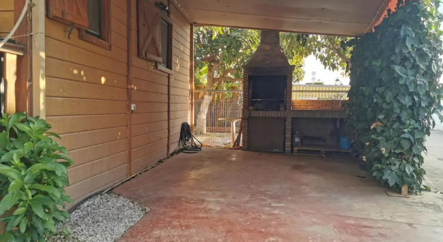 Коттедж Bungalow con piscina cerca de la playa de Torre del Mar Ideal familias