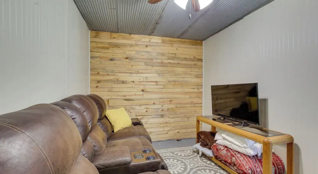 Lead Hideaway w/ Fireplace, Grill & New Deck!