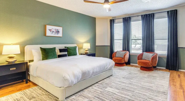 Group-friendly Grand Prairie Home w/ Perks!