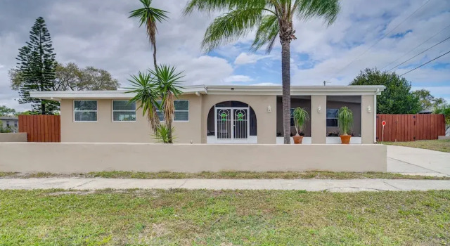 Апартаменты 5 Mi to Beaches: Melbourne Duplex w/ Heated Pool!