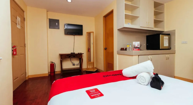 City Traveler Suites by RedDoorz, Забронировать Отель Макати 