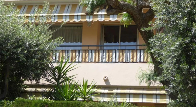 Holidays in cannes - appartement 2P - wifi - clim - parking