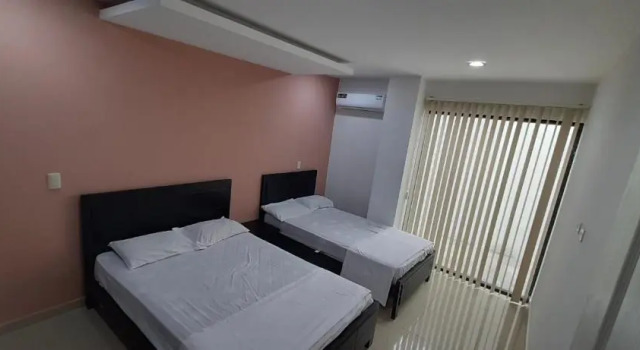 Suites y habitaciones en Edificación Amaralto, Book Hotel Hotels in Manabi with Parking, Parking
