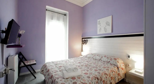 5 minuts Ruzzafa, perfect locatión 6PX & Wifi, Забронировать Отель Эшампле 