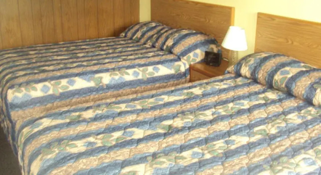 Pine Grove Motel, Buchen Sie Motel Lancaster Wisconsin