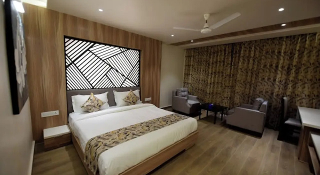 JW Cruise Ajmer, Забронировать Отель Отели штата Раджастхана с парковкой, Парковка