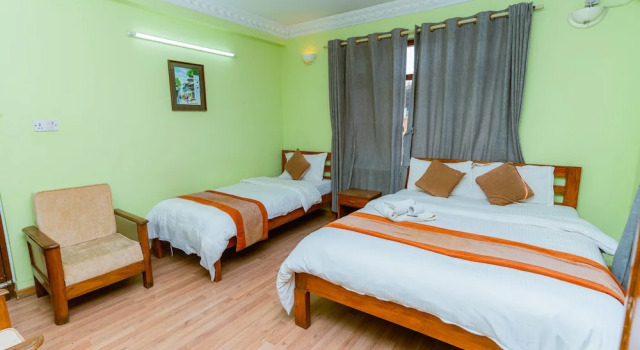 Трёхместный номер Deluxe с балконом Hotel Cloud 9 Garden