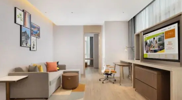Люкс с видом на сад Home2 Suites by Hilton Zibo Zhangdian