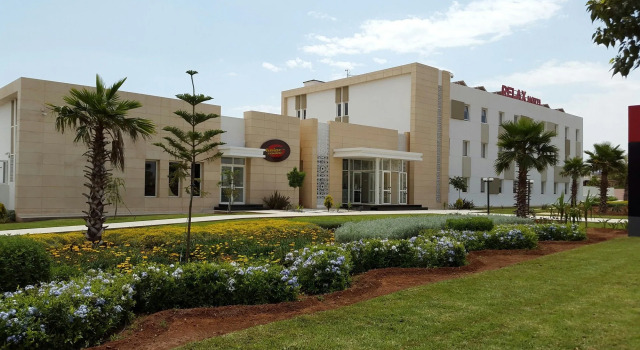Relax Hôtel Oujda, Rezerwuj Hotel Hotele w Wadżda z parkingiem, Parking