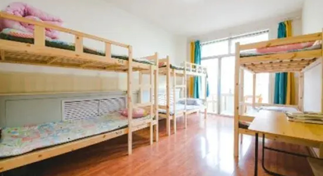 Кровать в общем номере (женский номер) Hohhot Hanggai International Youth Hostel