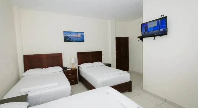 Трёхместный номер Standard Hotel Mediterraneo Inn