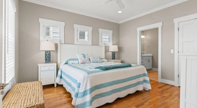 Коттедж с 4 комнатами Fore Seasuns / 139 Scotch Bonnet Dr. 4 Bedroom Home by RedAwning