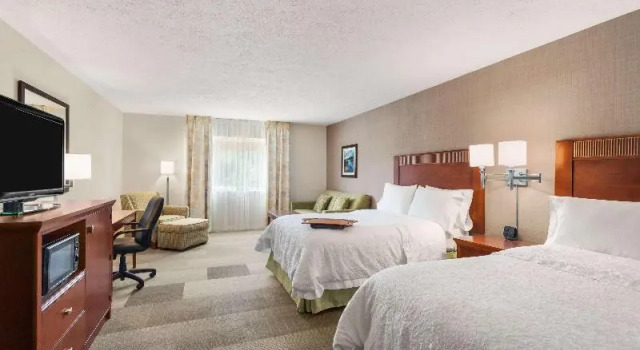 Шестиместный номер Standard Hampton Inn Burlington - Colchester