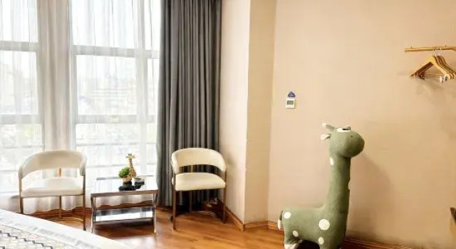 Люкс с 2 комнатами с видом на город Liuzhou Meixin Hotel (Liunan Wanda RT-Mart Store)