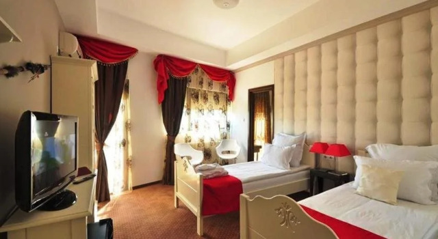 Bizant Boutique Hotel, Rezerwuj Boutique Hotel Hotele w Carpathians - Romania z parkingiem, Parking