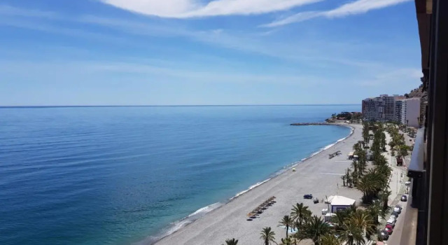 Апартаменты Ático en Almuñecar. Primera línea de playa con vistas espectaculares