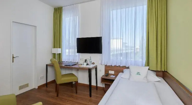 Одноместный номер Standard с красивым видом из окна Parkhotel St.Leonhard