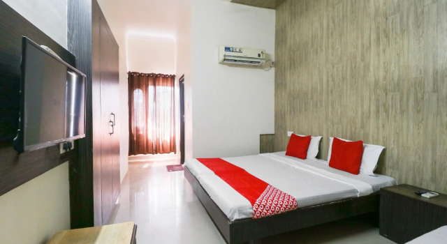 OYO 75865 Hotel Jogi Guest House, Book Pension Amritsar Punjab