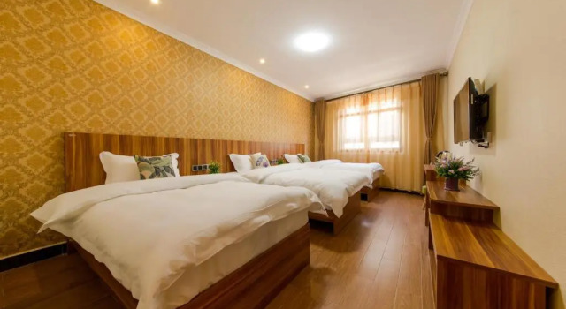 Трёхместный номер Standard Shangri_La Lamtin Youth Hostel